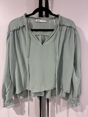 Zara Sage Green V-Neck Peasant Blouse Sz L